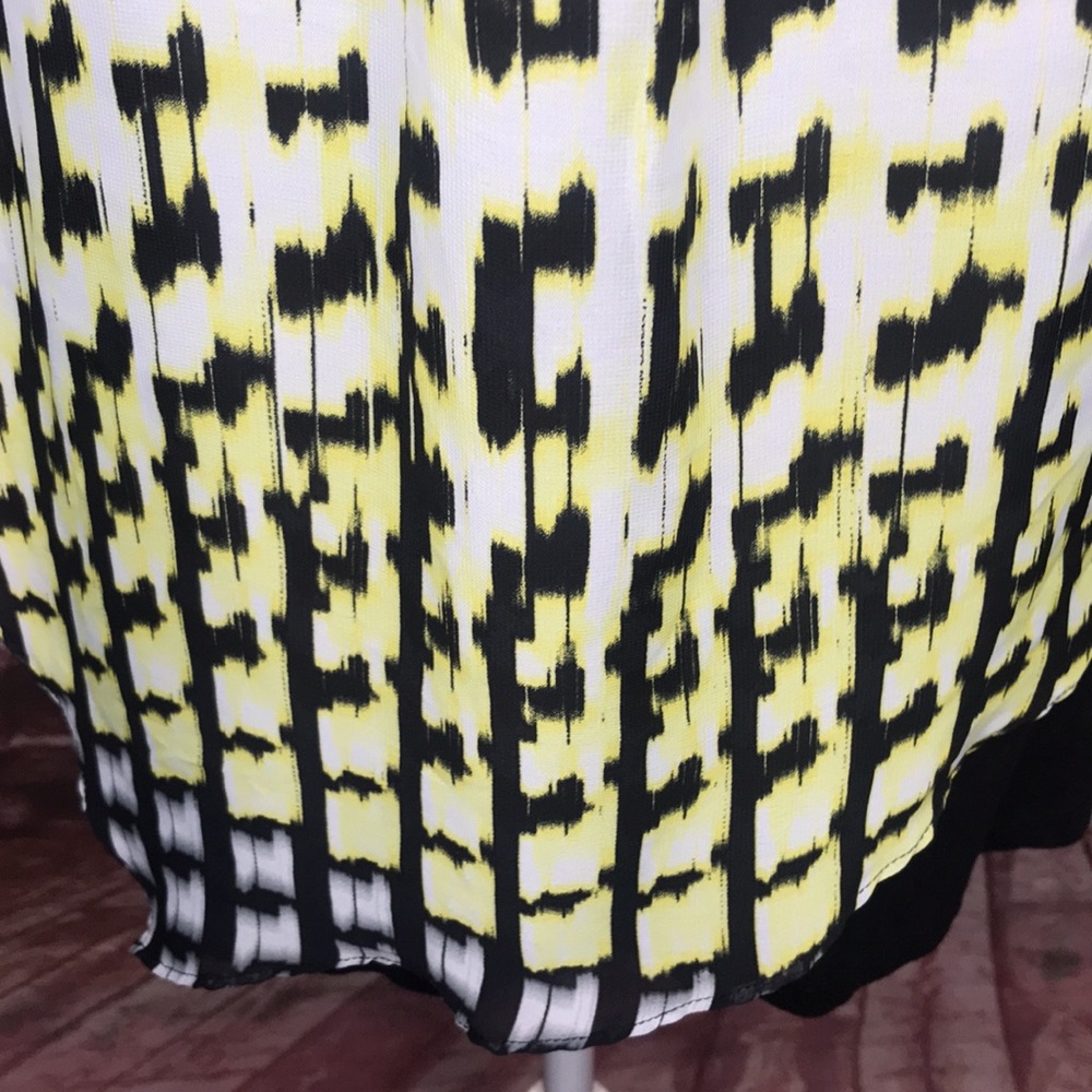 AB Studio Yellow Black and White Geometric Print Overlay Blouse - Picture 5 of 13